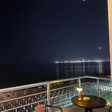 El Adriatik 2 Beachfront Appartement
