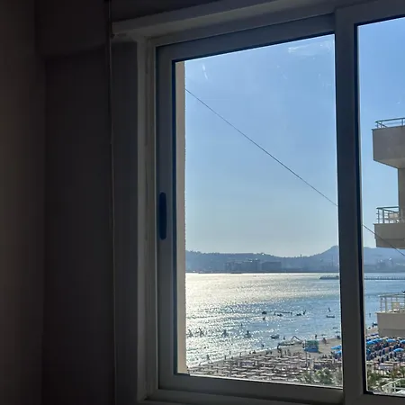 El Adriatik 2 Beachfront Appartement *